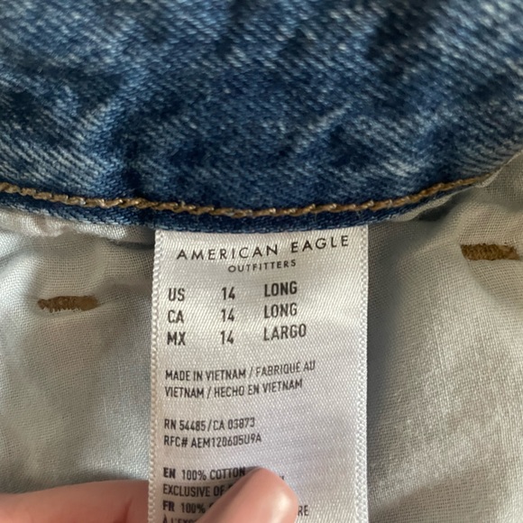 American Eagle, size 14 long, Curvy Mom Jean - Picture 2 of 3